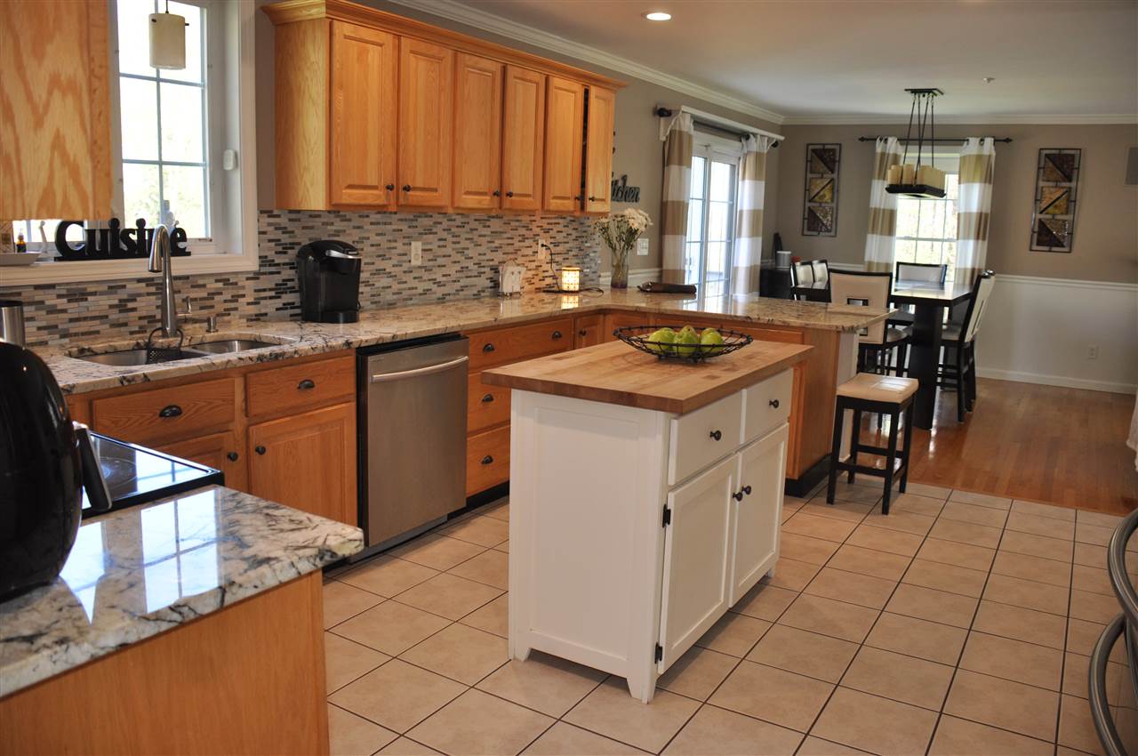10 Mountain View Road Hooksett, NH 03106 - Photo 6 of 35