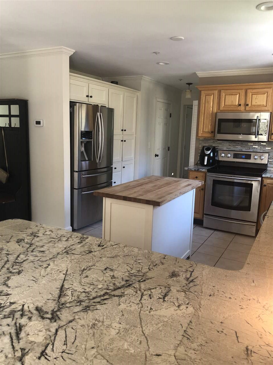 10 Mountain View Road Hooksett, NH 03106 - Photo 8 of 35