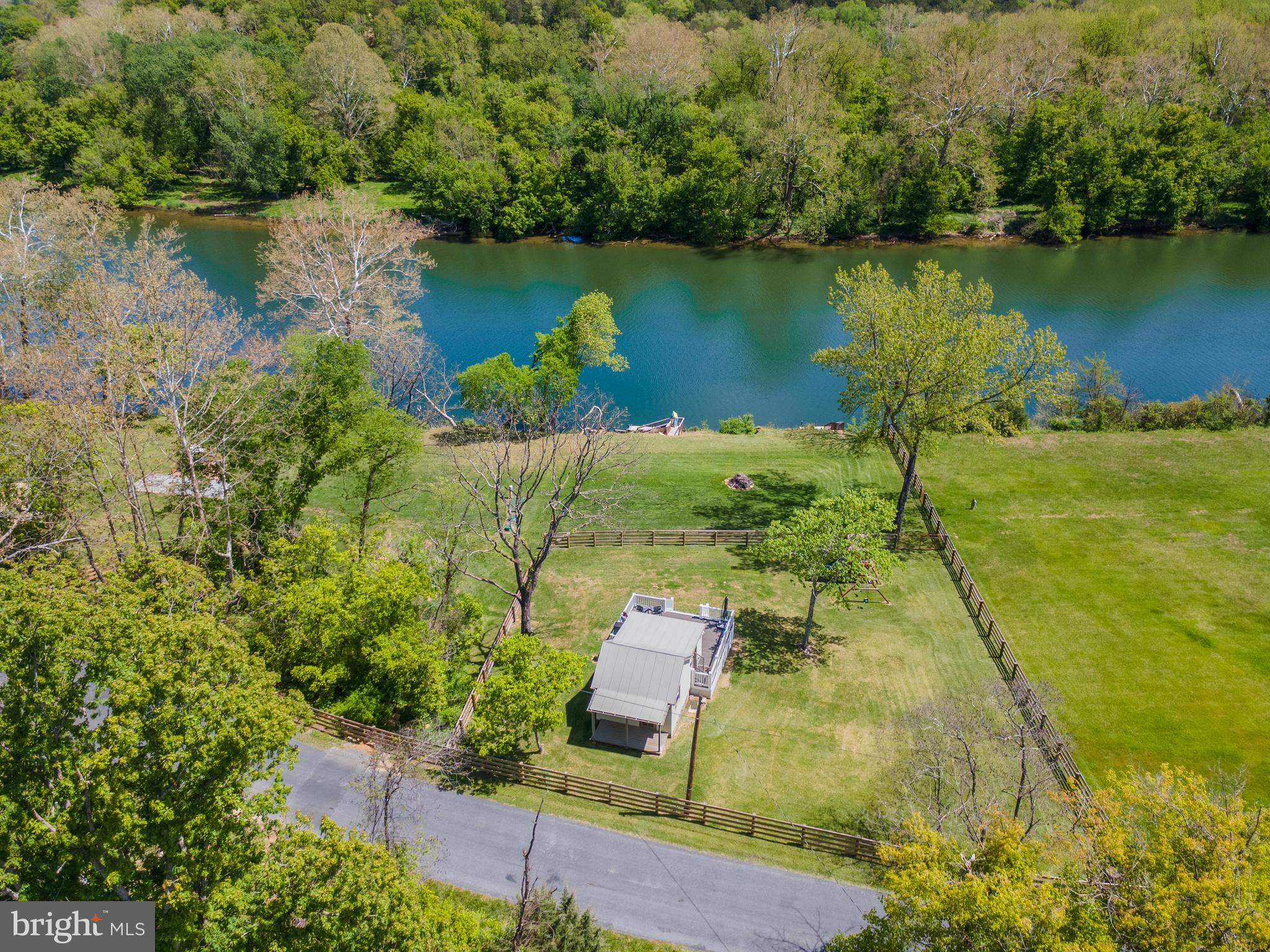 1449 Egypt Bend Road Luray, VA 22835 - Photo 5 of 48 Plenty of room to relax