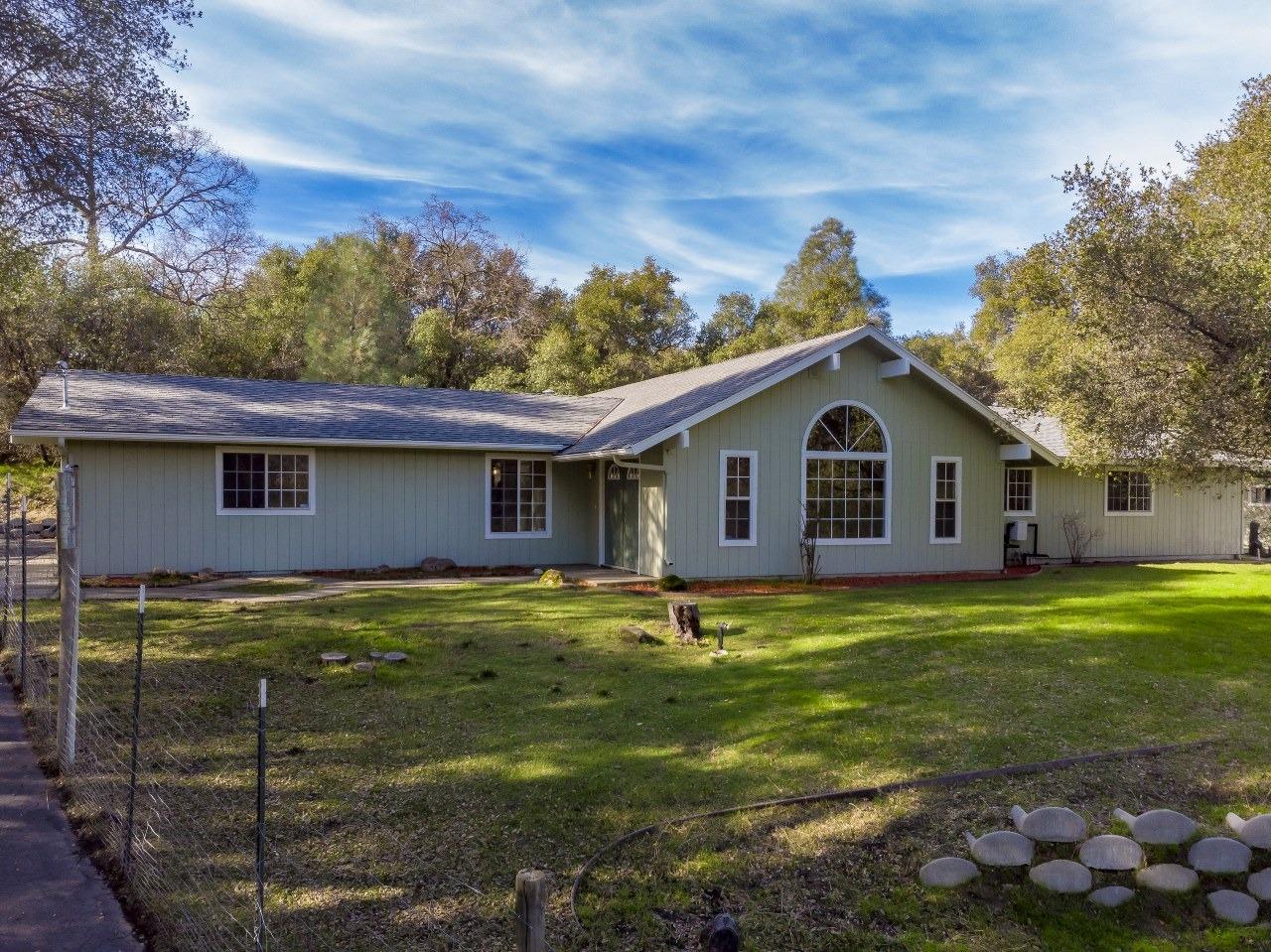 46065 Spring Trail Coarsegold, CA 93614 - Photo 5 of 35 Gallery Image 5