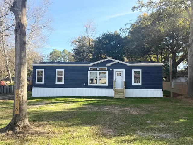$299,900 | 518 Knott Drive, Eutawville, SC 29048