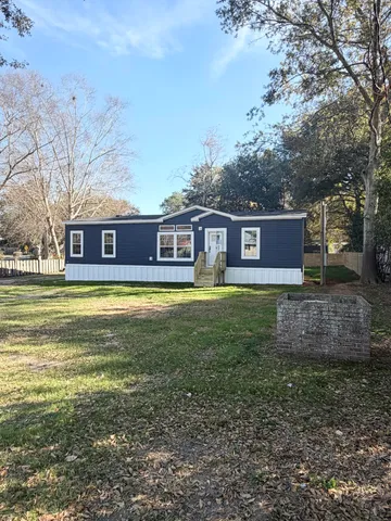 $299,900 | 518 Knott Drive, Eutawville, SC 29048