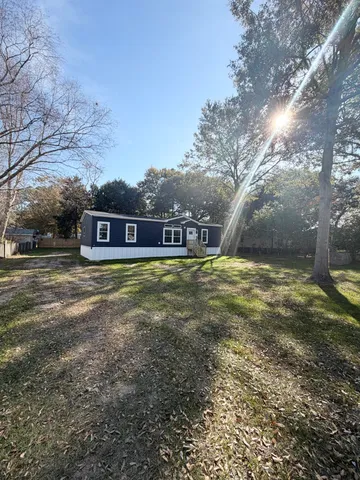 $299,900 | 518 Knott Drive, Eutawville, SC 29048