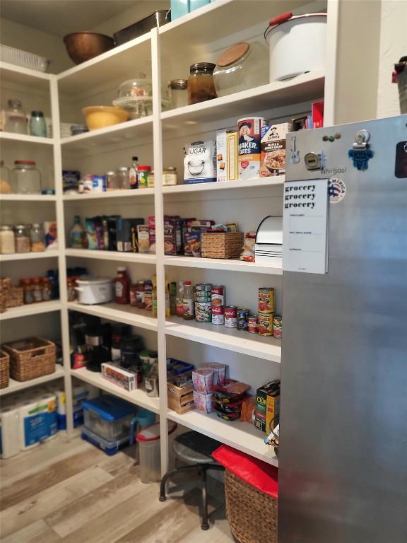 621 Stanton Road Johnson City, TX 78636 - Photo 12 of 40 a room with a book shelf