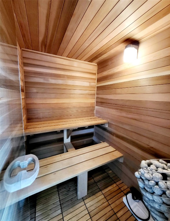 621 Stanton Road Johnson City, TX 78636 - Photo 21 of 40 a view of entryway with wooden floor