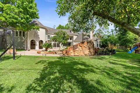 $4,200,000 | 835 Echo Lane, Hedwig Village, TX 77024