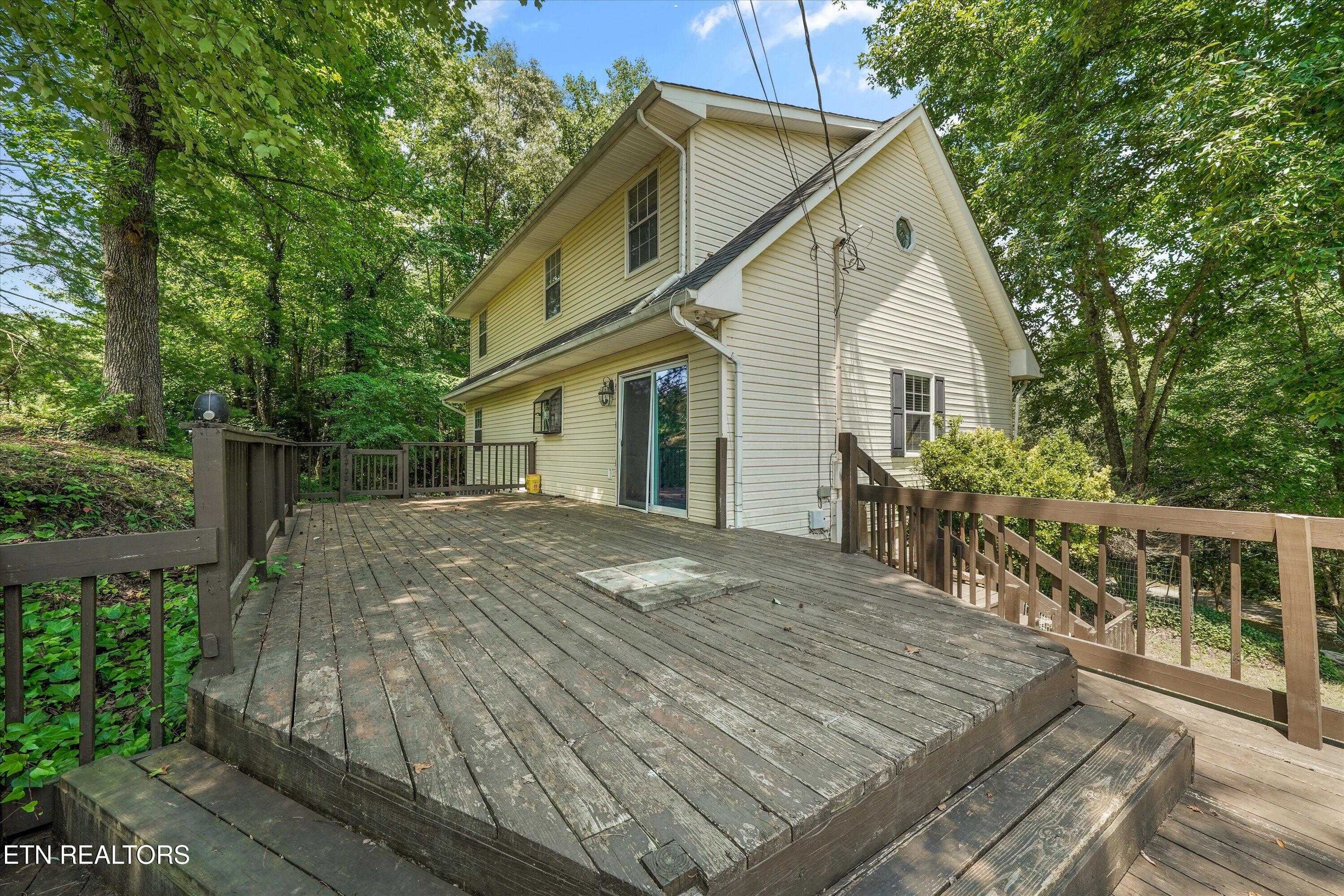 250 Ollis Road Oliver Springs, TN 37840 - Photo 37 of 47 Deck