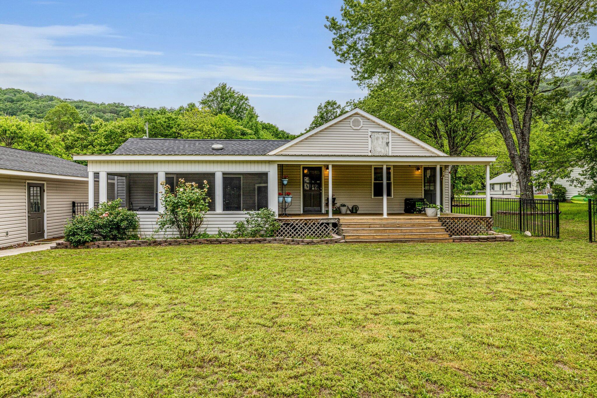 11674 Back Valley Road Soddy Daisy, TN 37379 - Photo 25 of 31 10-web-or-mls-11674-back-valley-rd