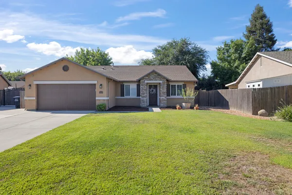 $435,000 | 2629 West Brooke Court, Visalia, CA 93291