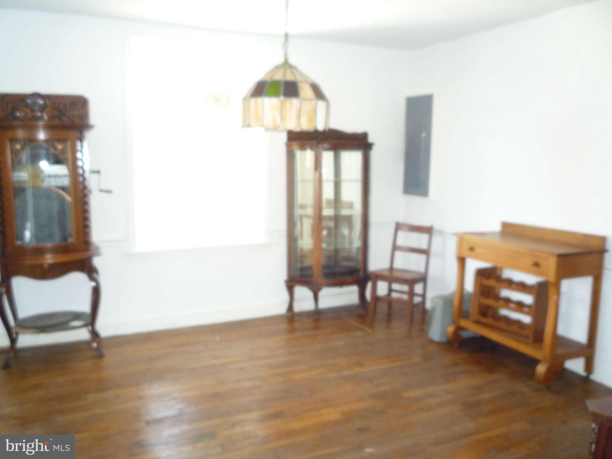 9200 Damascus Road Damascus, MD 20872 - Photo 6 of 19 Living Room