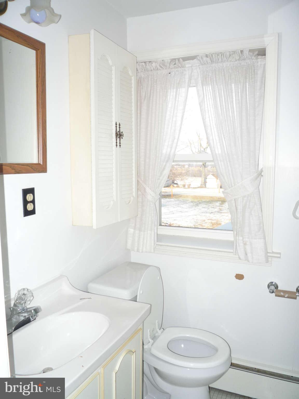 9200 Damascus Road Damascus, MD 20872 - Photo 10 of 19 Bath