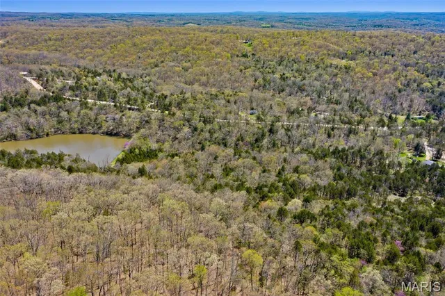 $244,000 | 2151 Lake Park Trail, De Soto, MO 63020