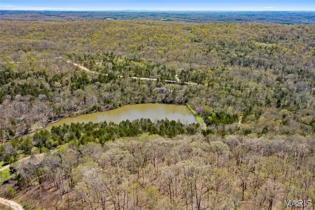 $244,000 | 2151 Lake Park Trail, De Soto, MO 63020