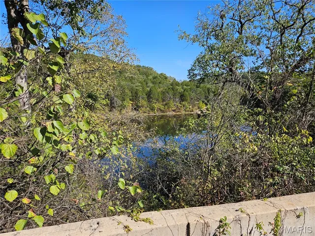 $244,000 | 2151 Lake Park Trail, De Soto, MO 63020