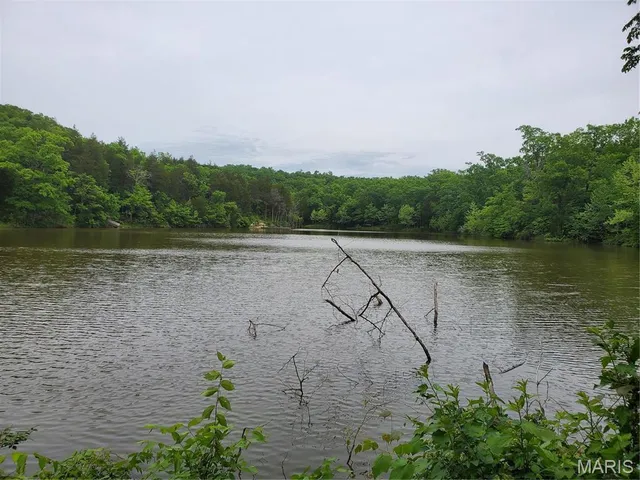 $244,000 | 2151 Lake Park Trail, De Soto, MO 63020