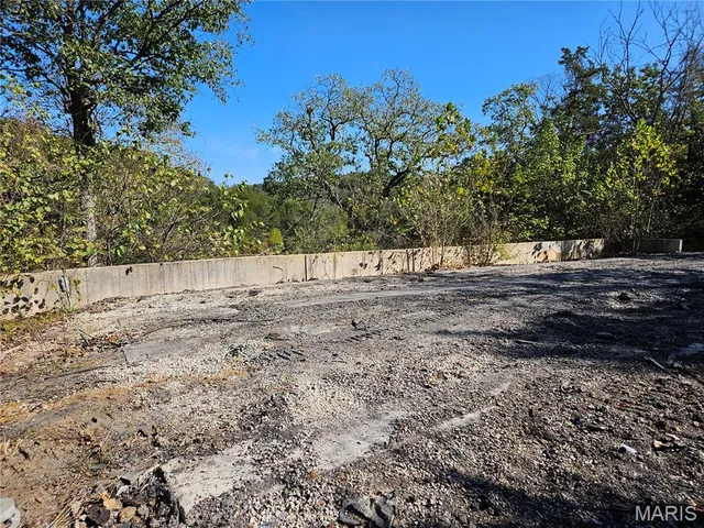 $244,000 | 2151 Lake Park Trail, De Soto, MO 63020