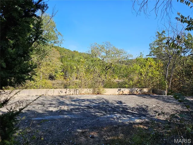 $244,000 | 2151 Lake Park Trail, De Soto, MO 63020