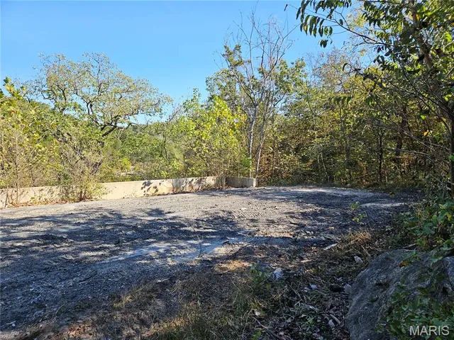 $244,000 | 2151 Lake Park Trail, De Soto, MO 63020