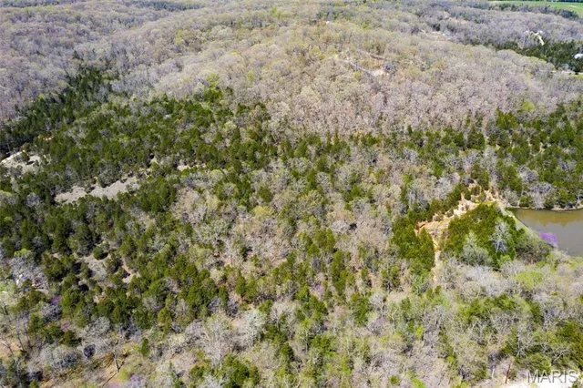 $244,000 | 2151 Lake Park Trail, De Soto, MO 63020