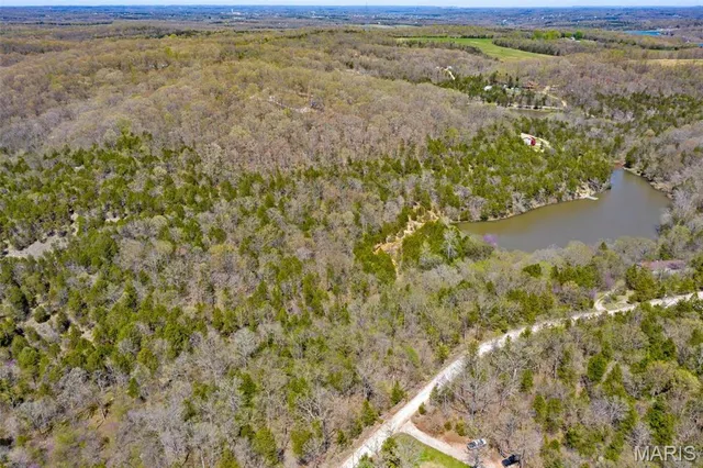 $244,000 | 2151 Lake Park Trail, De Soto, MO 63020