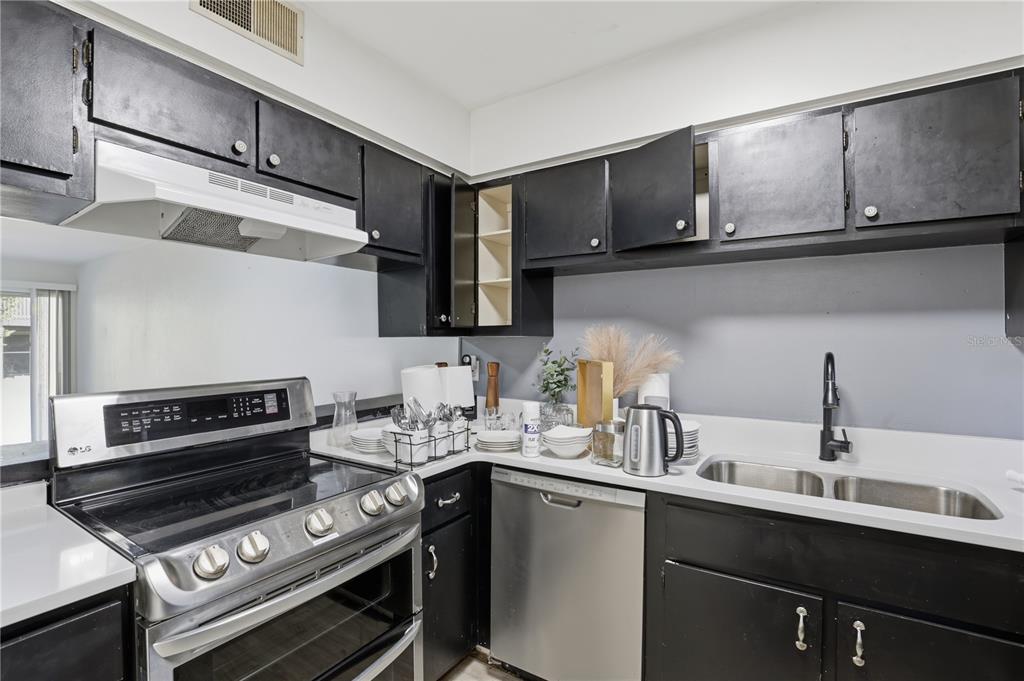 4411 Southwest 34th Street, Unit 906 Gainesville, FL 32608 - Photo 10 of 23