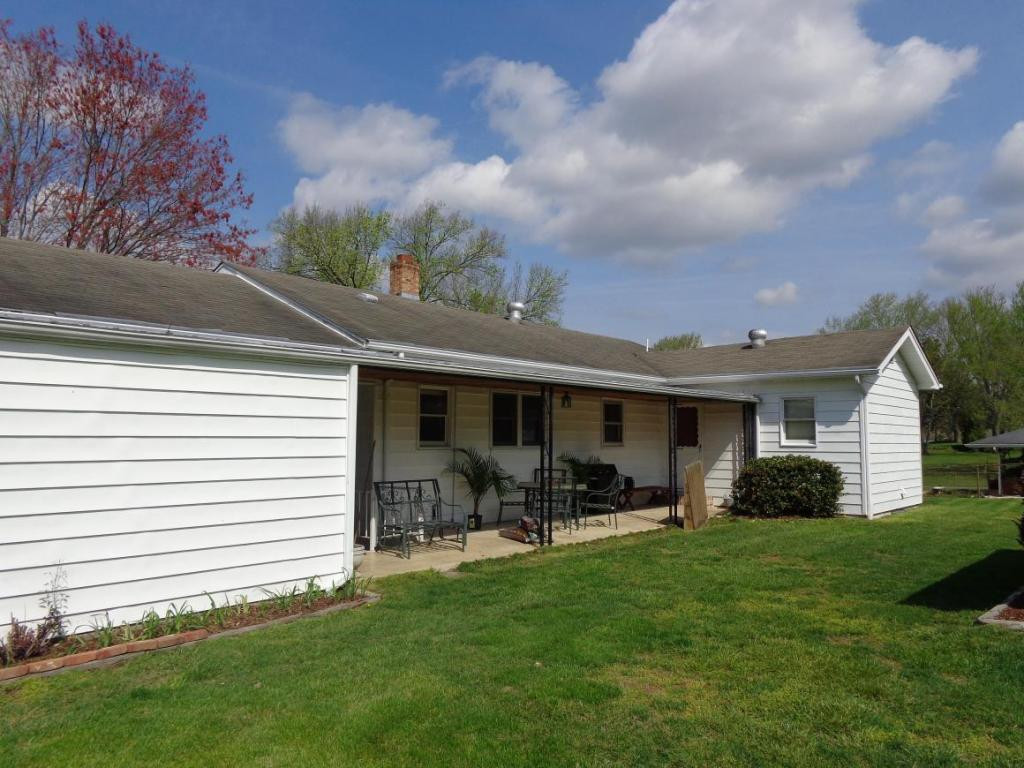 694 Liberty Church Road Kingsport, TN 37663 - Photo 19 of 24 basement access inside and out