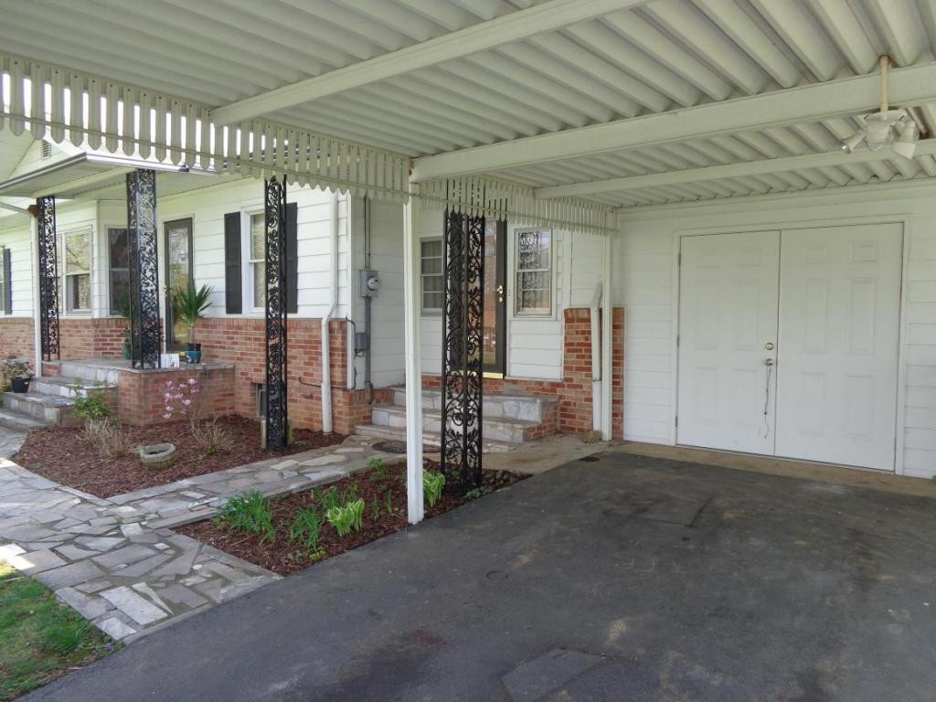 694 Liberty Church Road Kingsport, TN 37663 - Photo 21 of 24 carport and garage