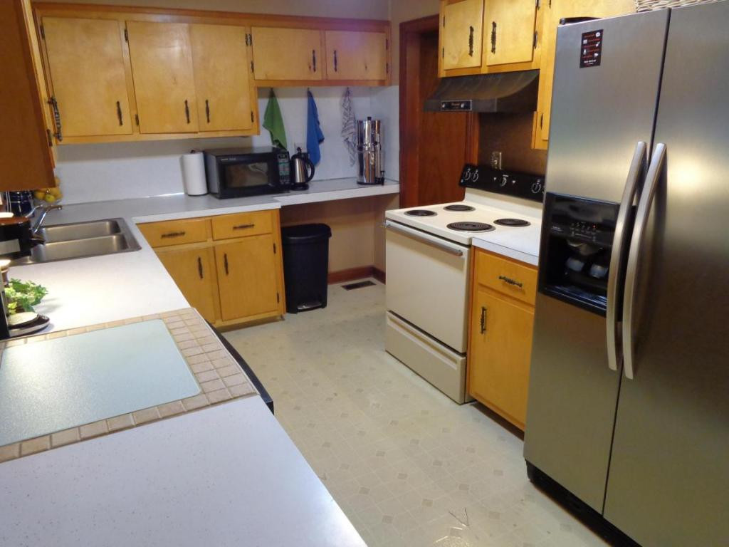 694 Liberty Church Road Kingsport, TN 37663 - Photo 6 of 24 large functional kitchen