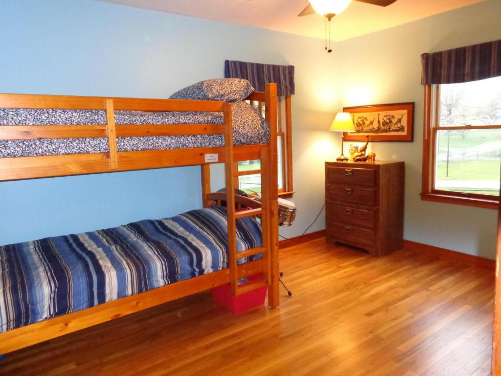 694 Liberty Church Road Kingsport, TN 37663 - Photo 9 of 24 bedroom 2