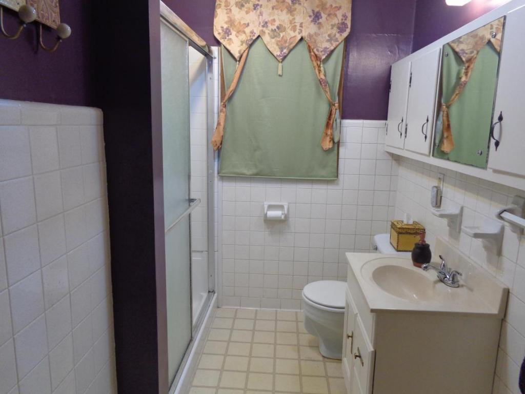 694 Liberty Church Road Kingsport, TN 37663 - Photo 10 of 24 double shower with seat