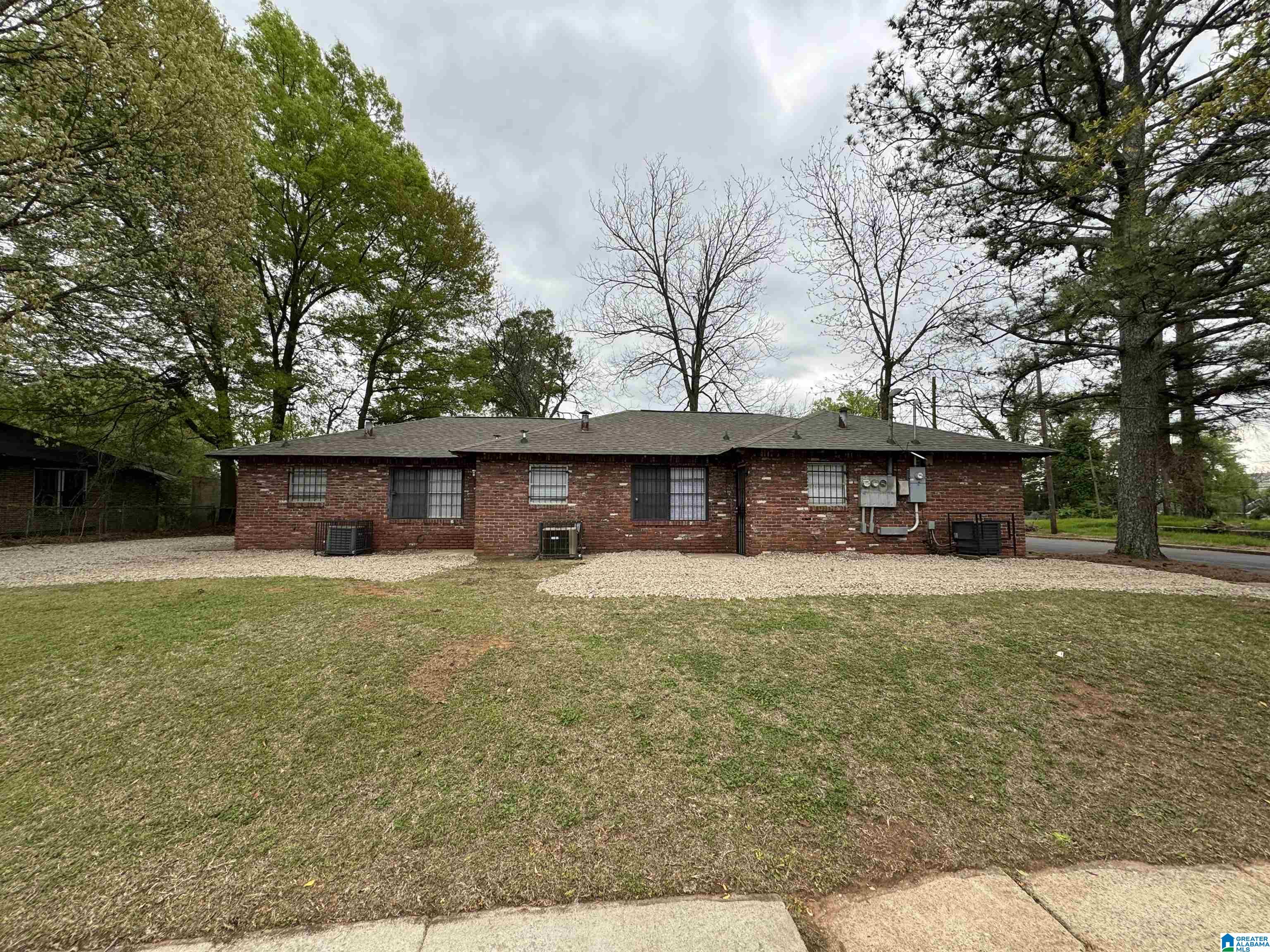 301 6th Street Southwest Birmingham, AL 35211 - Photo 1 of 25
