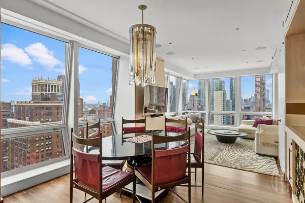 $2,699,000 | 400 5th Avenue, Unit 34B | Midtown South