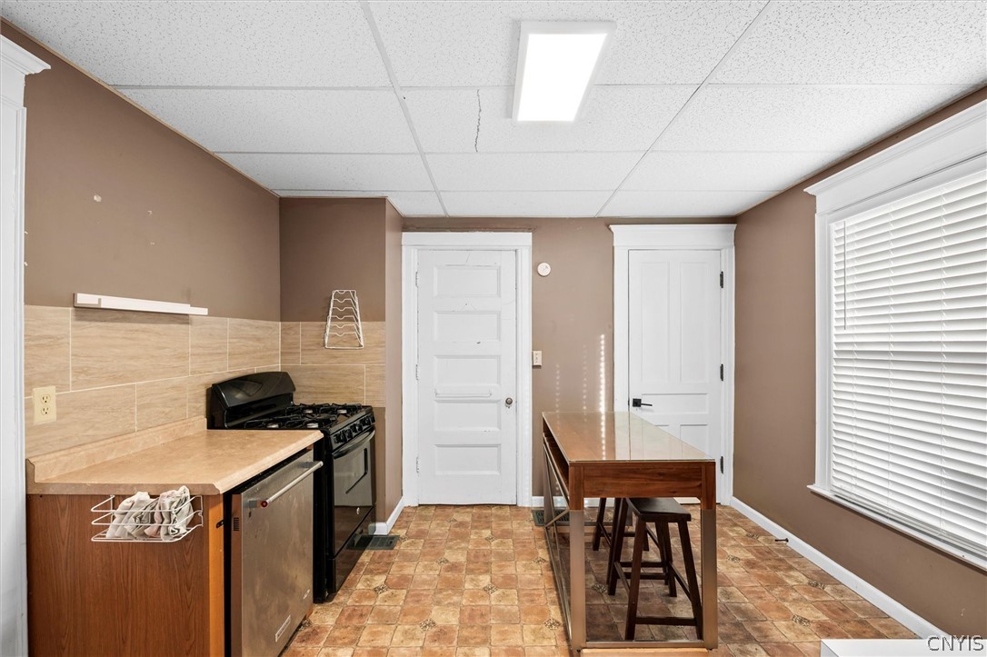 306 Allen Street Syracuse, NY 13210 - Photo 18 of 48