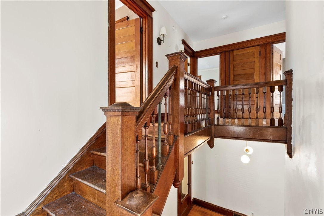 306 Allen Street Syracuse, NY 13210 - Photo 23 of 48