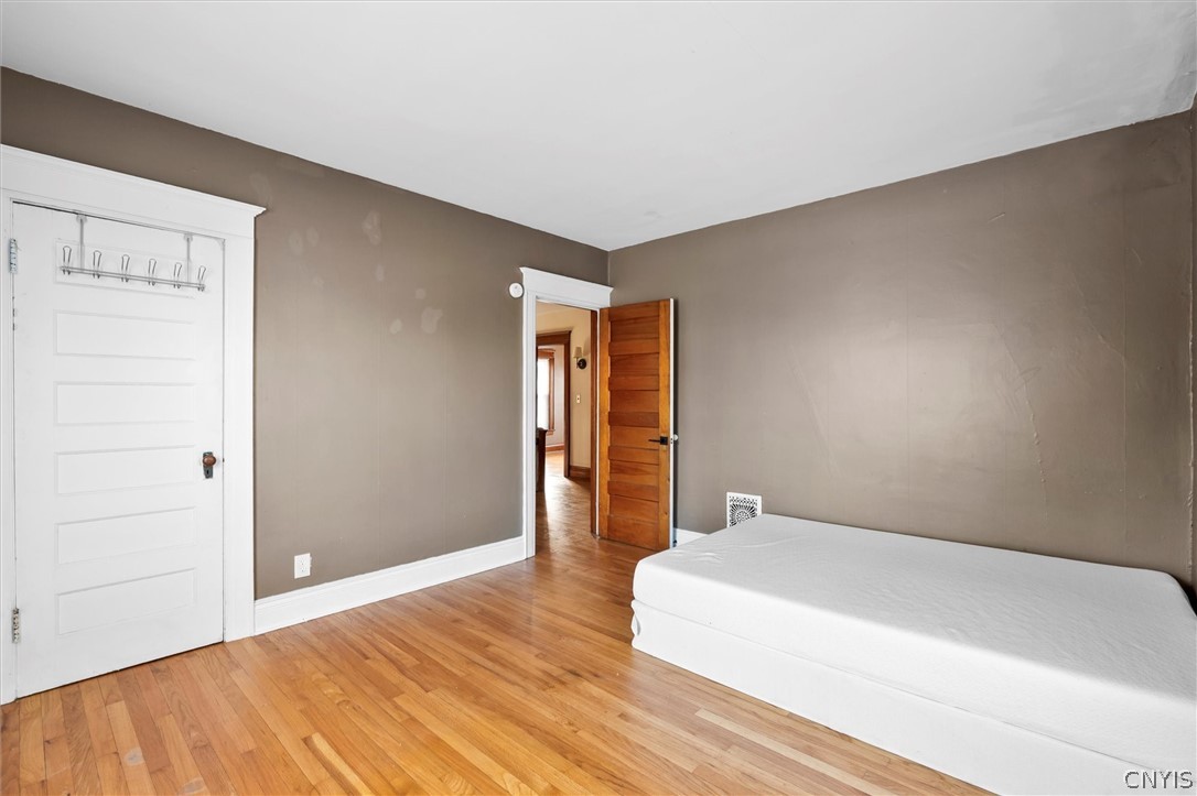 306 Allen Street Syracuse, NY 13210 - Photo 28 of 48