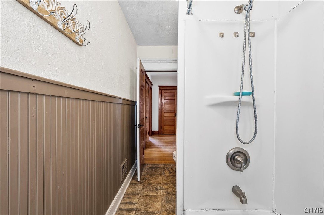 306 Allen Street Syracuse, NY 13210 - Photo 34 of 48