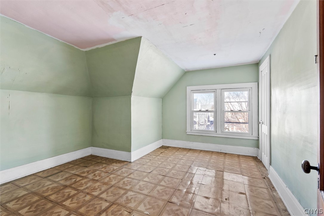 306 Allen Street Syracuse, NY 13210 - Photo 36 of 48