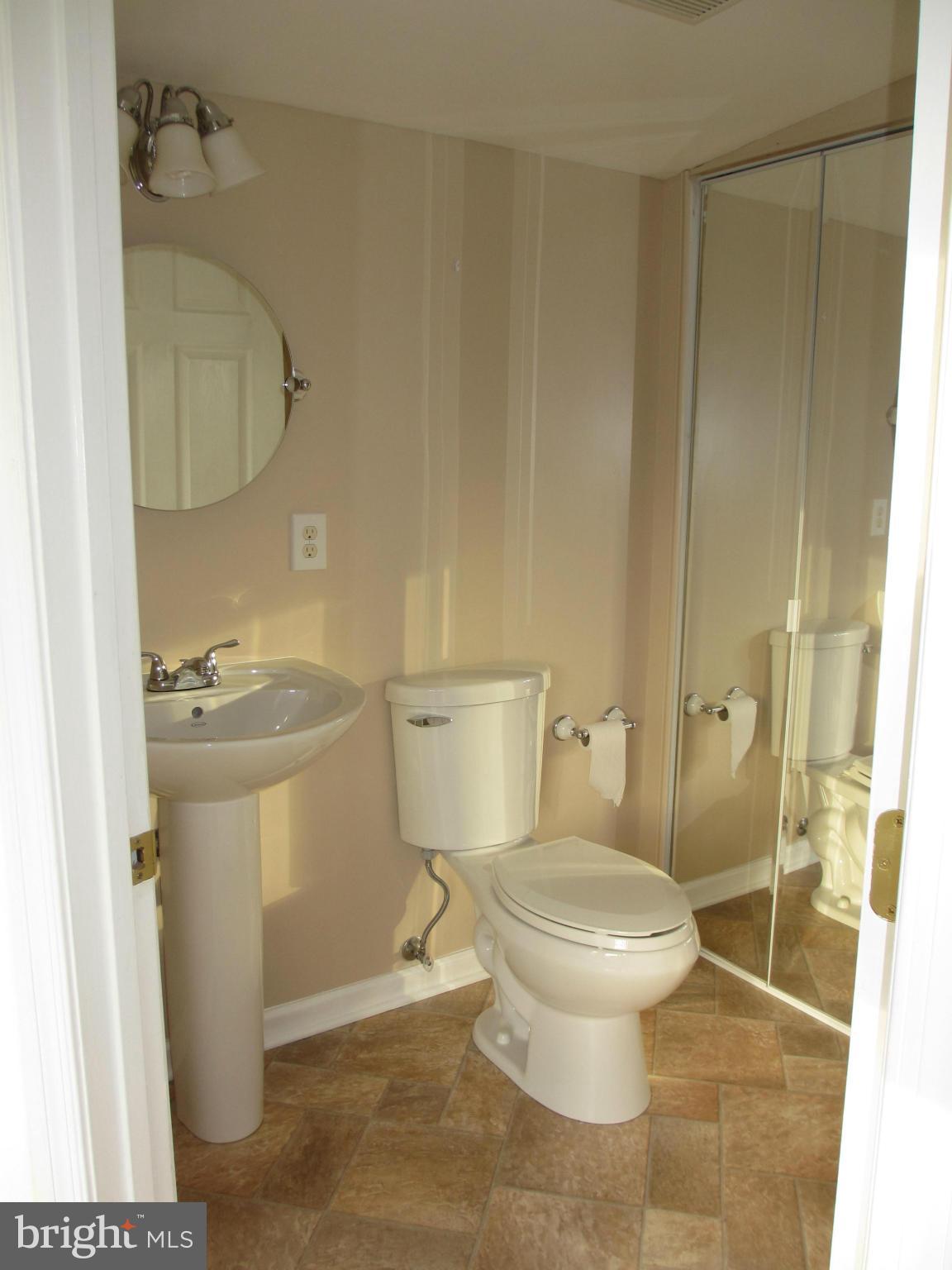 6708 Broadview Road Baltimore, MD 21209 - Photo 7 of 26 Bath