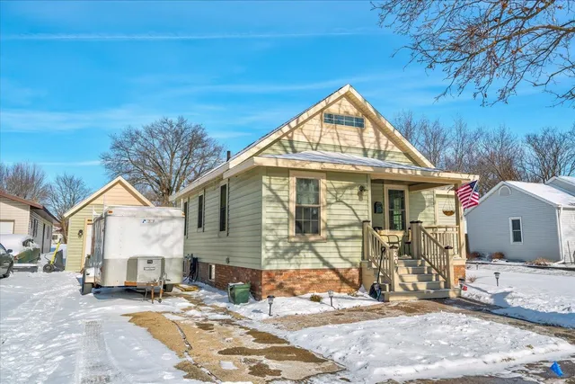 $410,000 | 307 West 3rd Street, Waunakee, WI 53597