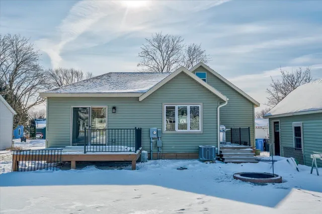 $410,000 | 307 West 3rd Street, Waunakee, WI 53597