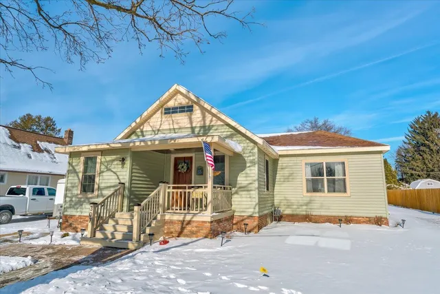 $410,000 | 307 West 3rd Street, Waunakee, WI 53597