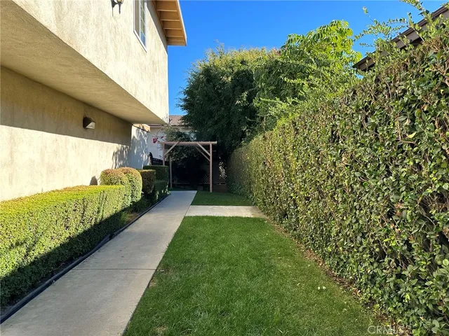 $1,975 | 11751 Colima Road, Unit B, Whittier, CA 90604