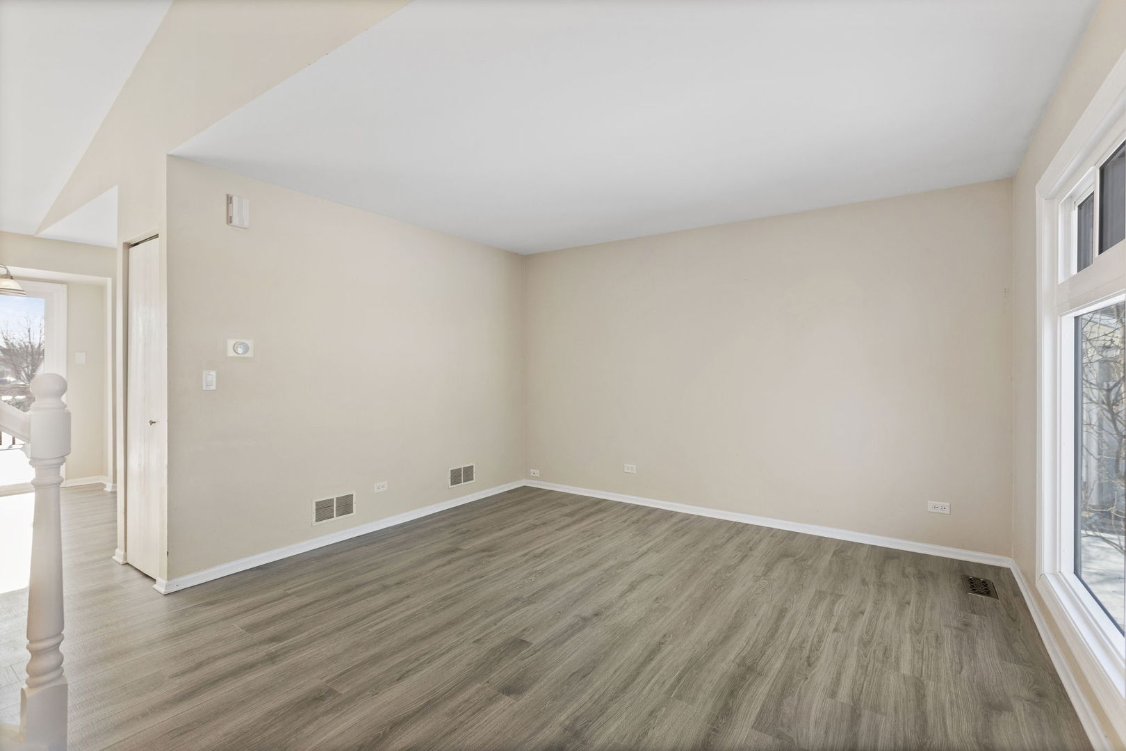 3 Woodview Court Streamwood, IL 60107 - Photo 3 of 22