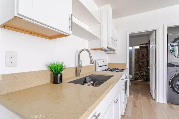 $2,000 | 7027 Keokuk Avenue, Winnetka, CA 91306