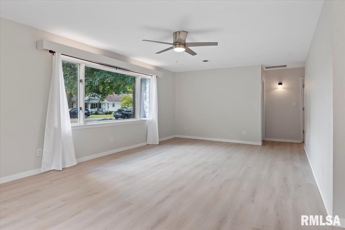 2029 Dial Court Springfield, IL 62704 - Photo 7 of 30