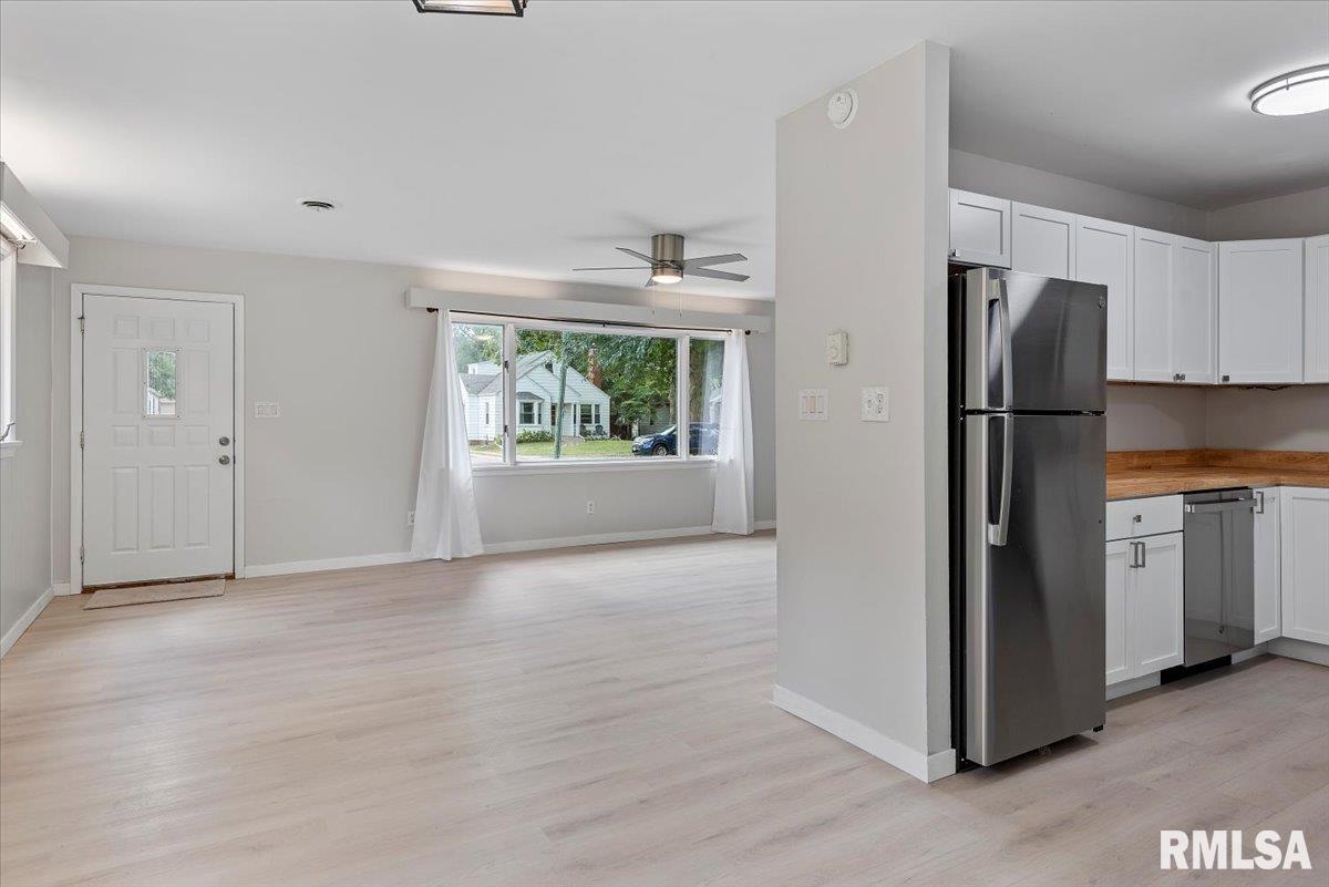 2029 Dial Court Springfield, IL 62704 - Photo 9 of 30