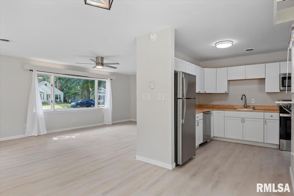 2029 Dial Court Springfield, IL 62704 - Photo 10 of 30