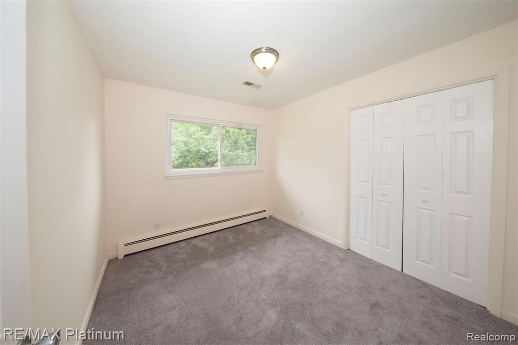 11367 Hartland Road Fenton, MI 48430 - Photo 12 of 20
