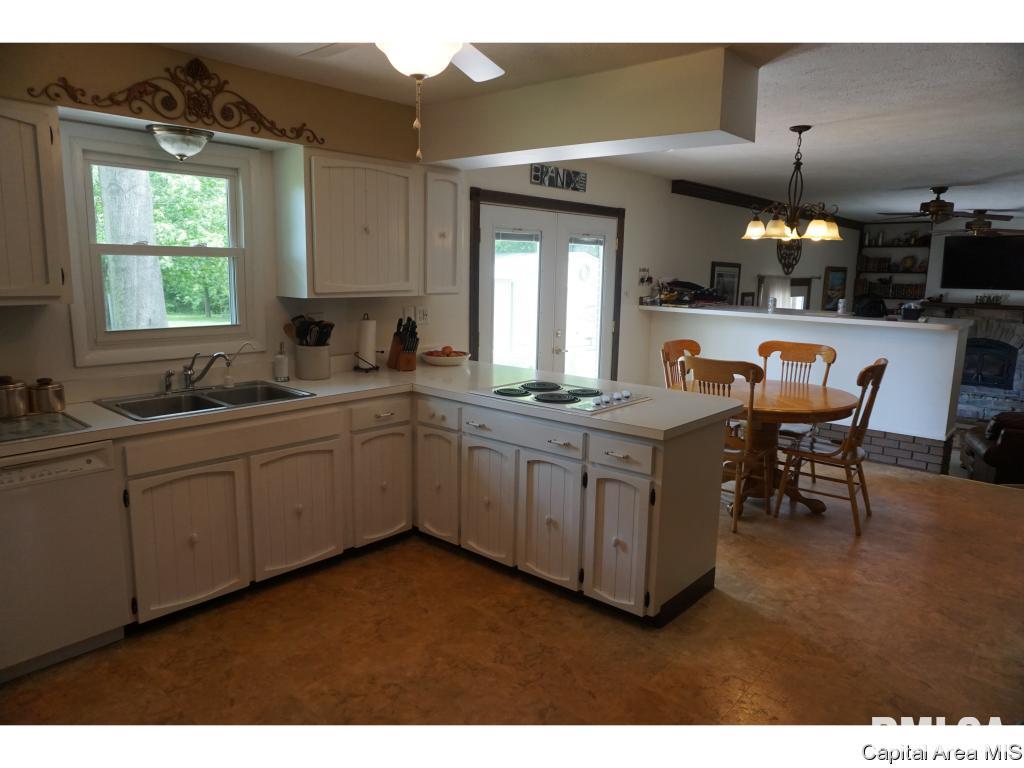 6117 Droege Road Rochester, IL 62563 - Photo 6 of 23