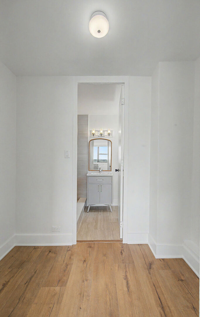 5740 North Sheridan Road, Unit 17C Chicago, IL 60660 - Photo 24 of 32